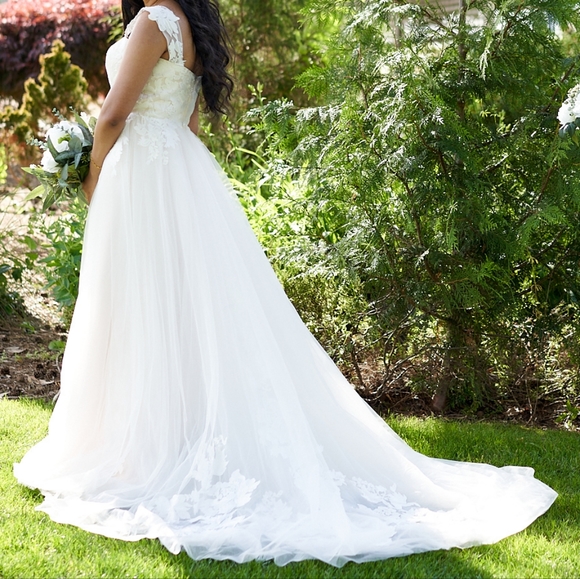 Ivory Wedding Dress - Picture 3 of 6